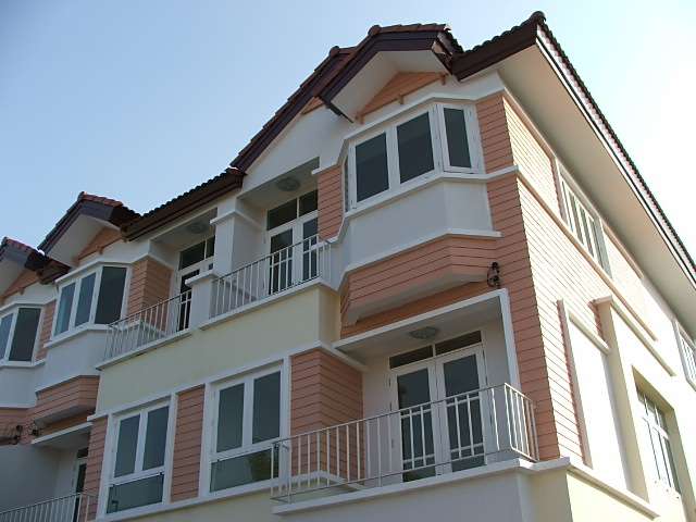 (ให้เช่าแล้ว) บ้านเช่าสุขุมวิท / HOME OFFICE ให้เช่าถูกมั่กมาก ใหม่เอี่ยม 3 ชั้นทำเลดี 2