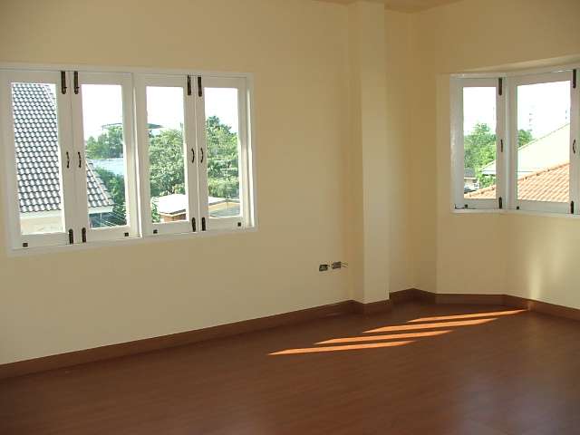 (ให้เช่าแล้ว) บ้านเช่าสุขุมวิท / HOME OFFICE ให้เช่าถูกมั่กมาก ใหม่เอี่ยม 3 ชั้นทำเลดี 11