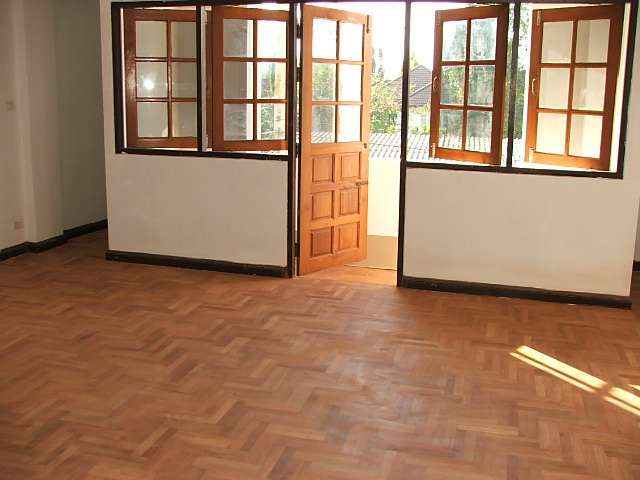 (ให้เช่าแล้ว) บ้านเช่าแจ้งวัฒนะ / HOME OFFICE ให้เช่า กว้างขวาง โอ่โถง  อยู่ใกล้ Software Park 5