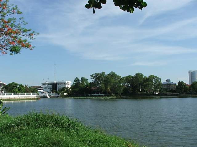 (ให้เช่าแล้ว) บ้านเช่าแจ้งวัฒนะ /  ม.เมืองทองธานี1.แจ้งวัฒนะ กว้างขวาง 100 ตรว.เฟอร์ครบ ราคาถูก 1