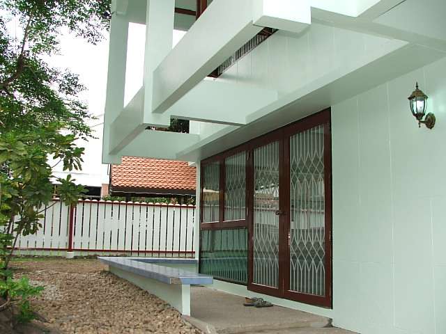 (ให้เช่าแล้ว) บ้านเช่าแจ้งวัฒนะ /  ม.เมืองทองธานี1.แจ้งวัฒนะ กว้างขวาง 100 ตรว.เฟอร์ครบ ราคาถูก 2