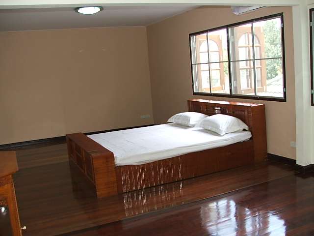 (ให้เช่าแล้ว) บ้านเช่าแจ้งวัฒนะ /  ม.เมืองทองธานี1.แจ้งวัฒนะ กว้างขวาง 100 ตรว.เฟอร์ครบ ราคาถูก 4