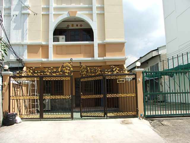 (ให้เช่าแล้ว) บ้านเช่าแจ้งวัฒนะ / HOME OFFICE ให้เช่า กว้างขวาง โอ่โถง  อยู่ใกล้ Software Park 1