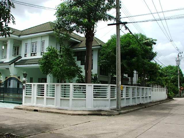 (ให้เช่าแล้ว) บ้านเช่านวมินทร์ / บ้านเช่าถูกๆ บ้านสภาพดี พื้นที่เยอะมาก ทำเลดีหลังมุม ใกล้Themallบาง 1