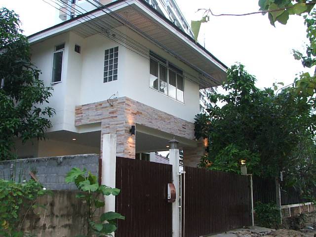 (บ้านไปแล้ว) บ้านเช่าบางนา / ให้เช่า! บ้านสวยพร้อมสระว่ายน้ำ ใกล้ศูนย์ไบเทค สี่แยกบางนา เฟอร์ครบ สวน 3