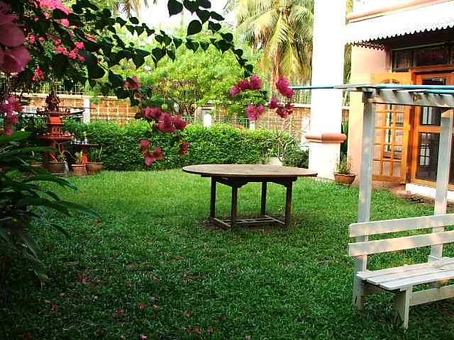 (บ้านเช่าไปแล้ว) บ้านเช่าศรีนครินทร์ / ให้เช่าบ้านสวย! ตกแต่งเพียบบ หมู่บ้านมัณฑณา ใกล้ห้างคาร์ฟู ถน 6