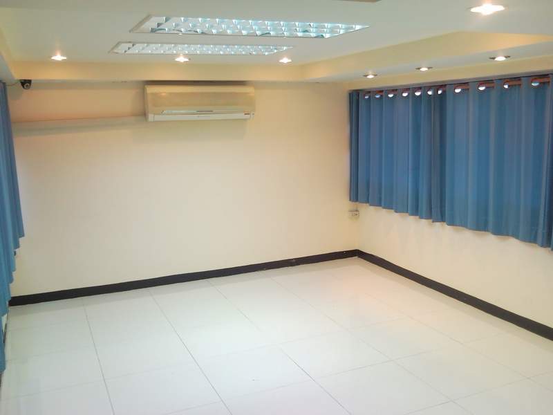 (บ้านเช่าไปแล้ว) บ้านเช่ารัชโยธิน / HOME OFFICE ให้เช่า ทำเลดีใกล้เมเจอร์รัชโยธิน รถไฟฟ้าMRT กว้างขว 3