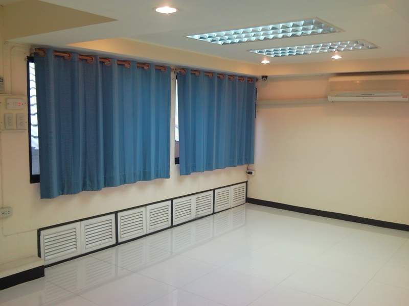 (บ้านเช่าไปแล้ว) บ้านเช่ารัชโยธิน / HOME OFFICE ให้เช่า ทำเลดีใกล้เมเจอร์รัชโยธิน รถไฟฟ้าMRT กว้างขว 1