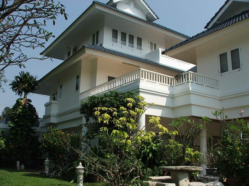 (บ้านเช่าไปแล้ว) บ้านเช่าเลียบทางด่วนรามอินทรา / บ้านเช่าพร้อมสระว่ายน้ำส่วนตัว บ้านสวย 3 ชั้น สนามห 1