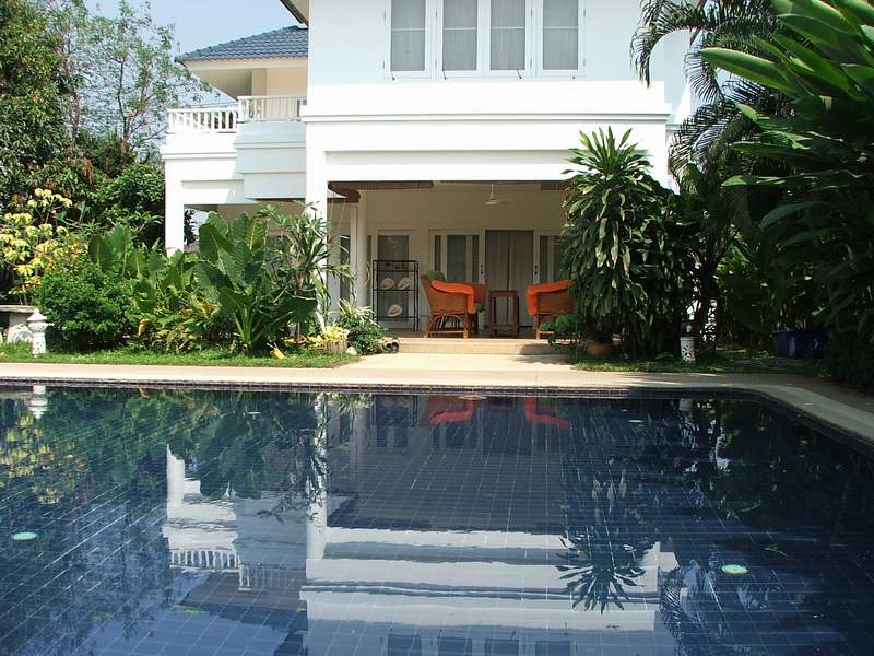 (บ้านเช่าไปแล้ว) บ้านเช่าเลียบทางด่วนรามอินทรา / บ้านเช่าพร้อมสระว่ายน้ำส่วนตัว บ้านสวย 3 ชั้น สนามห 4