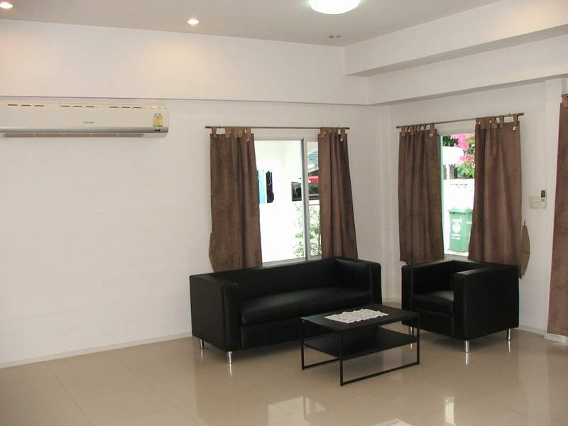 (บ้านเช่าไปแล้ว) บ้านเช่าศรีนครินทร์ / Beauty Furnished House For Rent บ้านสวยเล็กๆน่ารัก ใกล้ FoodL 2