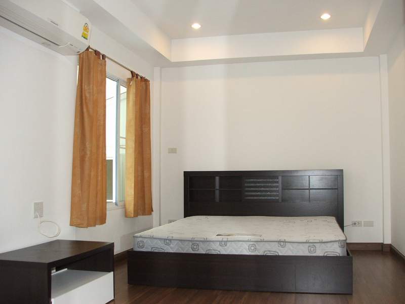 (บ้านเช่าไปแล้ว) บ้านเช่าศรีนครินทร์ / Beauty Furnished House For Rent บ้านสวยเล็กๆน่ารัก ใกล้ FoodL 3