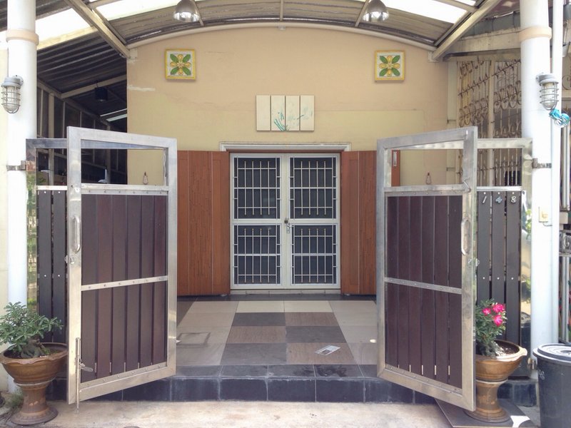 (บ้านเช่าไปแล้ว) บ้านเช่าเพชรเกษม69 / ทาวน์โฮม 3 ชั้น พร้อมเฟอร์นิเจอร์อยู่ได้เลย หมู่บ้านธนทองซิตี้ 2