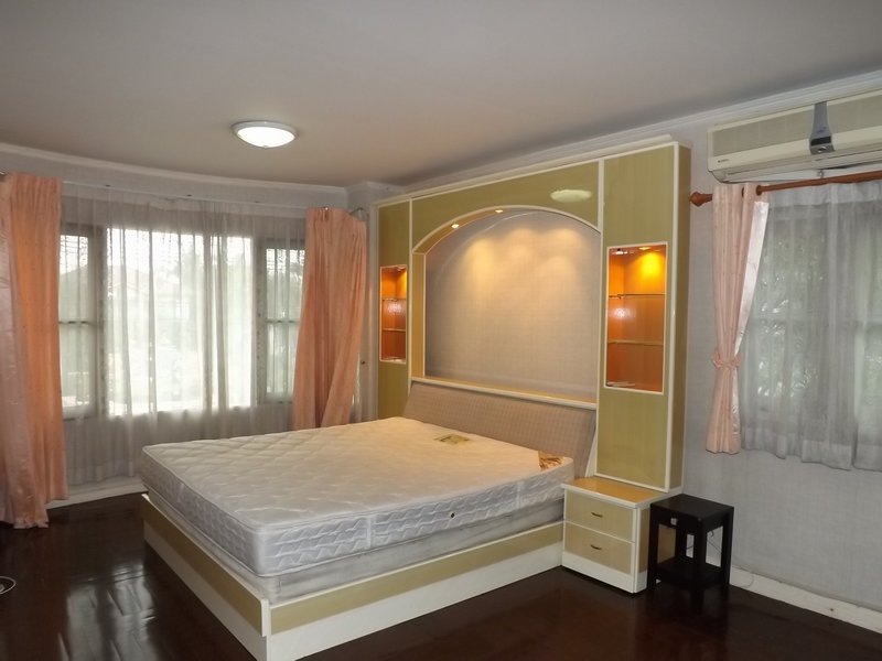 (บ้านเช่าไปแล้ว)บ้านเช่ารามอินทรา / บ้านสวยพร้อมสระว่ายน้ำส่วนตัว กว้างขวาง 90 ตรว. ม.ศุภาลัย วัชรพล 11