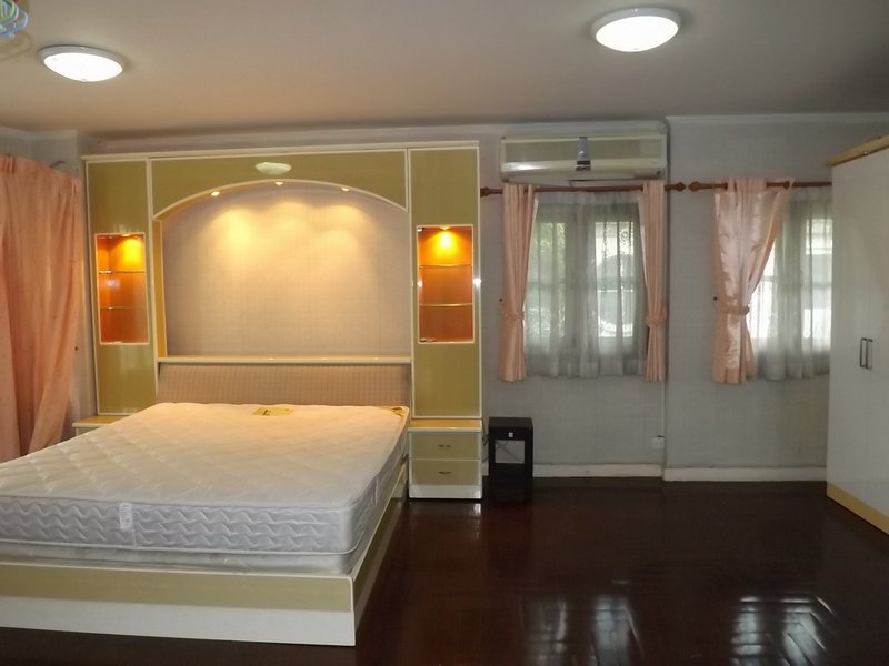 (บ้านเช่าไปแล้ว)บ้านเช่ารามอินทรา / บ้านสวยพร้อมสระว่ายน้ำส่วนตัว กว้างขวาง 90 ตรว. ม.ศุภาลัย วัชรพล 13