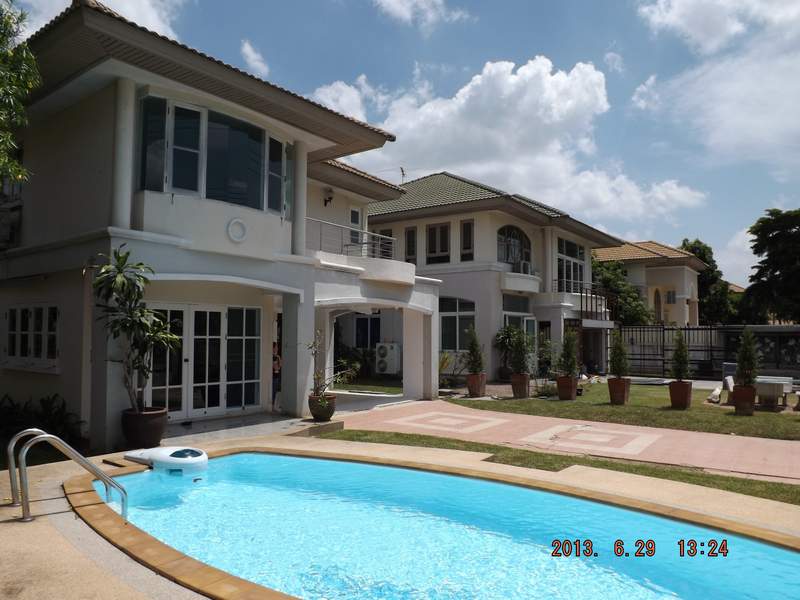 (บ้านเช่าไปแล้ว)บ้านเช่ารามอินทรา / บ้านสวยพร้อมสระว่ายน้ำส่วนตัว กว้างขวาง 90 ตรว. ม.ศุภาลัย วัชรพล 16