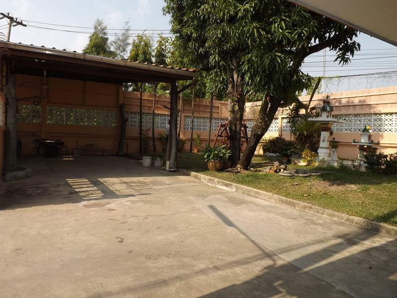 (บ้านเช่าไปแล้ว) บ้านเช่ารามคำแหง / บ้านเดี่ยวให้เช่าสำหรับทำธุรกิจ กว้างขวาง จอดรถได้ 10 กว่าคัน 6