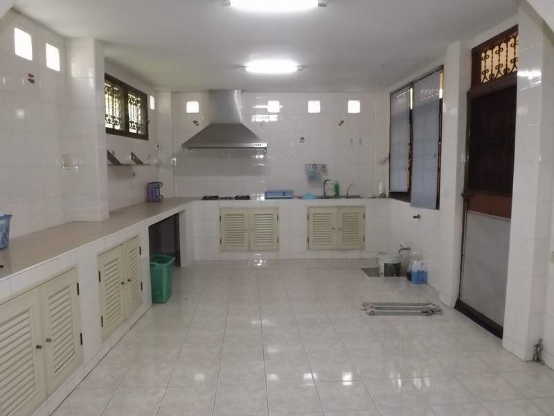 (บ้านเช่าไปแล้ว) บ้านเช่ารามคำแหง / บ้านเดี่ยวให้เช่าสำหรับทำธุรกิจ กว้างขวาง จอดรถได้ 10 กว่าคัน 10