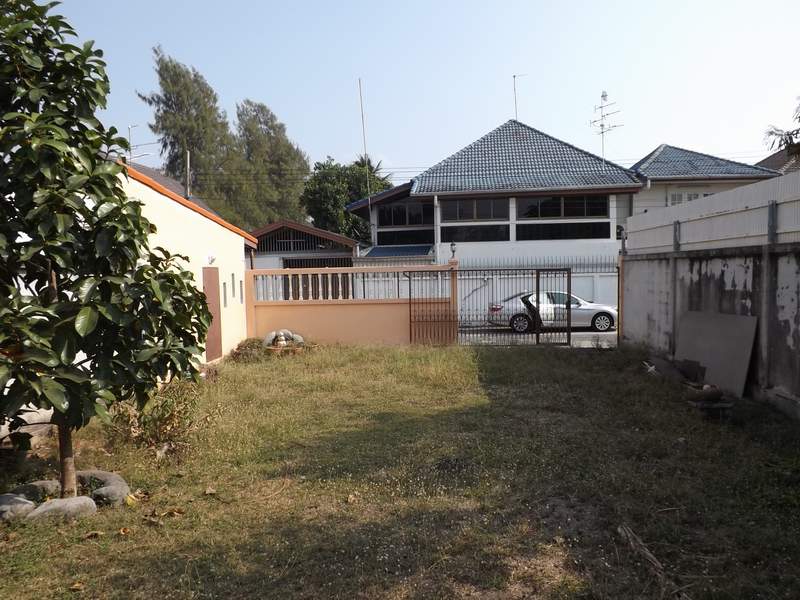 (บ้านเช่าไปแล้ว) บ้านเช่ารามคำแหง / บ้านเดี่ยวให้เช่าสำหรับทำธุรกิจ กว้างขวาง จอดรถได้ 10 กว่าคัน 11