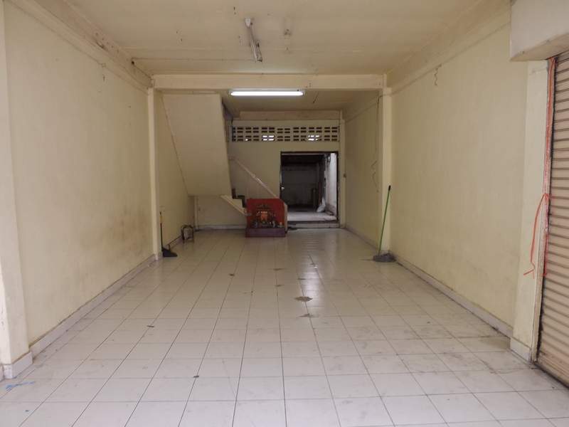 (บ้านเช่าไปแล้ว) ตึกแถวให้เช่าจรัญ13 / ให้เช่าราคาถูกมาก! ทำเลค้าขาย หลังมุมมีที่จอดรถ ติดถนนจรัญ13 2