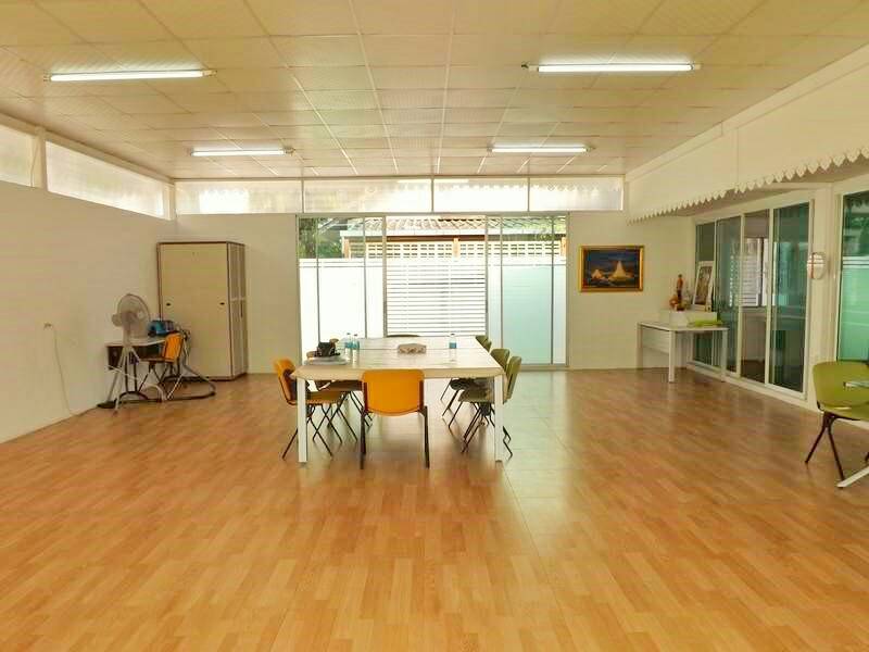 (บ้านเช่าไปแล้ว) บ้านเช่ารัชโยธิน / อยู่อาศัย ทำออฟฟิศ  ทำธุรกิจได้ กว้างขวางจอดรถได้10-20คัน 4