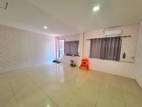 บ้านเช่าไปแล้ว / อาคารให้เช่าปิ่นเกล้า / โฮมออฟฟิศให้เช่า อาคารพาณิชย์ กว้างขวาง 330 ตรม.สภาพดี ทำเล 6