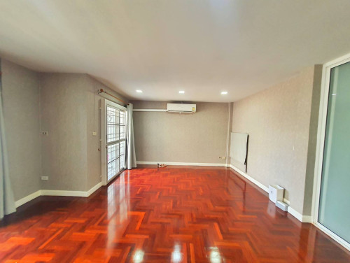 บ้านเช่าไปแล้ว / อาคารให้เช่าปิ่นเกล้า / โฮมออฟฟิศให้เช่า อาคารพาณิชย์ กว้างขวาง 330 ตรม.สภาพดี ทำเล 3