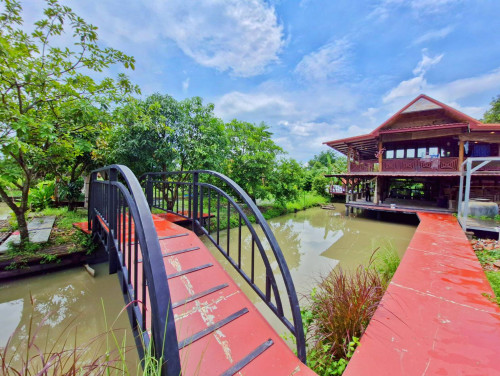 บ้านเช่าฉลองกรุง /  บ้านไม้ให้เช่าพร้อมบ่อปลา ใกล้วัดลำผักชี กว้างขวาง 400 ตรว.วิวสวยๆ ติดทุ่งนา ติด 2