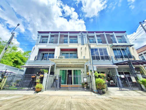 บ้านกลางเมืองราชพฤกษ์ให้เช่าถูก /  ทาวน์โฮม 3 ชั้นสภาพดี เฟอร์ครบ พร้อม Wall chart รถไฟฟ้า ใกล้ รถไฟ