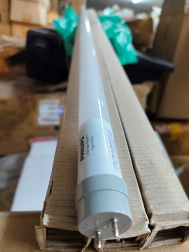 PHILIPS 15T8/COR/48-850/MF21/G 10/1 TUBE LED 15W 5000K 120-277VAC 50/60HZ ราคา 680 บาท