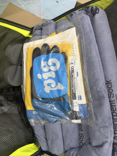 PIG TRUCK SPILL KIT STOWAWAY MODEL: BAG: KIT622 ราคา 15,680.00 บาท