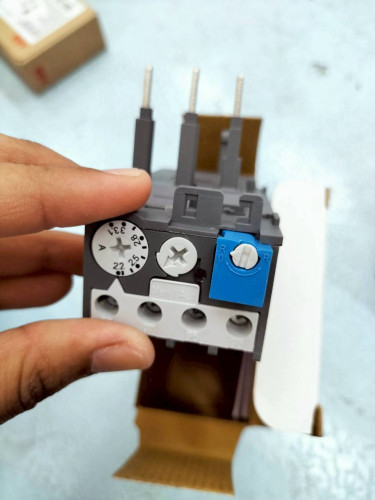 ABB OVERLOAD RELAY MODEL: TA25DU-3.1M 2.2-3.1A ราคา 1,700.00 บาท