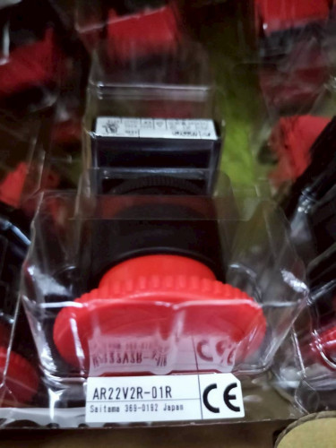FUJI SWITCH MODEL: AR22V2R-01R ราคา 400 บาท