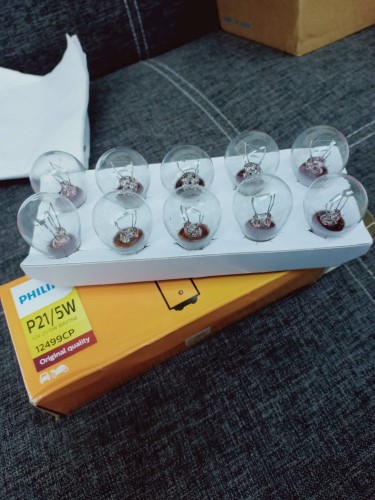 PHILIPS หลอดไฟท้ายมอเตอร์ไซค์ MODEL: P21/5W 12V 21/5W BAY15D 12499CP ราคา 55.00 บาท