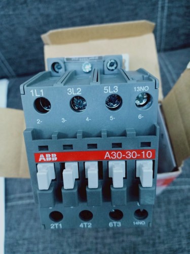 ABB CONTACTOR MODEL: A30-30-10 1SBL281001R8610 ราคา 1,000 บาท