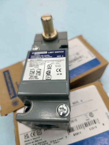SQUARE D MECHANICAL TURRET HEAD LIMIT SWITCH MODEL: 9007C66B2 SER.A ...