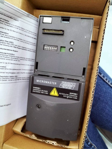 SIEMENS MM4 PROFIBUS MODULE MODEL: 6SE6400-1PB00-0AA0 ราคา 10,350.00 บาท