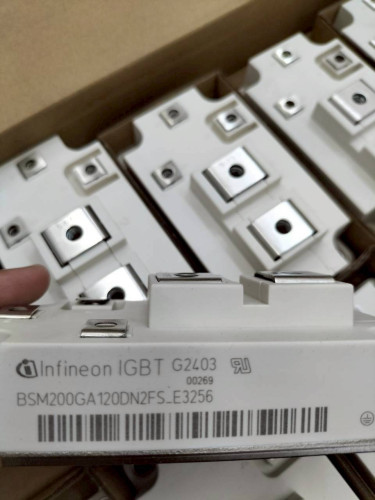 INFINEON IGBT MODEL: BSM200GA120DN2FS-E3526 ราคา 2,000.00 บาท