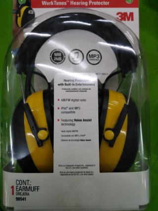 หูฟัง 3M HEARING PROTECTION WITH BUILT-IN ENTERTAINMENT MP3 ราคา 1000 บาท
