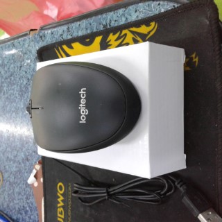 LOGITECH 3D OPTICAL MOUSE RATTING 5V 100mA ราคา 100 บาท