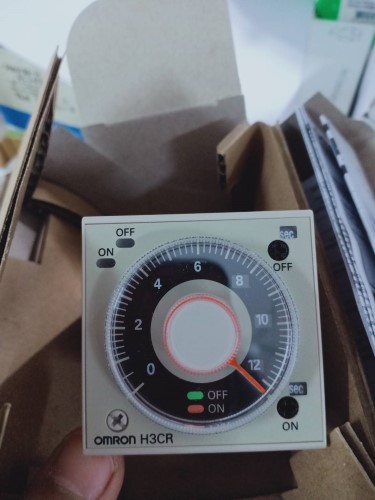 OMRON TIMER MODEL: H3CR-F8 1.2S-300H 12-48VAC  ราคา 1,900.00 บาท