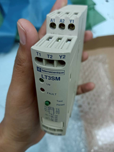 SCHNEIDER THERMISTOR PROTECTION UNIT TESYS MODEL: LT3SM00MW 250V ราคา 8,000 บาท