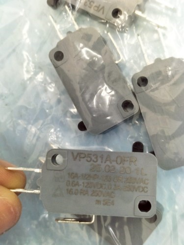 Microinterruttore DECO VP531A-0FR &ndash; 16(3)A 250V &ndash; Originale Corea (1 Pezzo) &ndash; Senza Maniglia