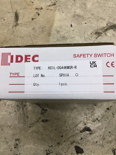 NEW IN BOX IDEC SAFETY SWITCH HS1L-DQ44KMSR-G 5R110 NEW IN BOX IDEC SAFETY SWITCH HS1L-DQ44KMSR-G 5R110
