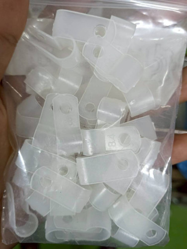 CABLE CLAMP ตัวยึดสายไฟพลาสติก R8.4 ราคา 18.00 บาท