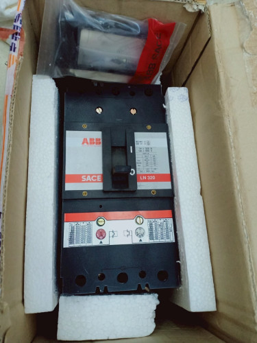 ABB SACE MODEL: LN320 CIRCUIT BREAKER 320A ราคา 29,176.40 บาท