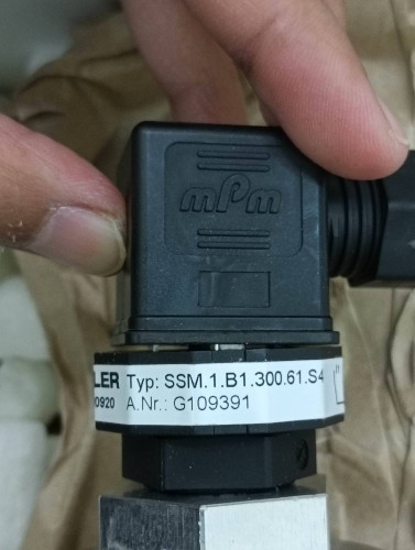 ENGLER FLOAT LEVEL SWITCH MODEL: SSM.1.B1.300.61.S4.  ราคา 23,385 บาท