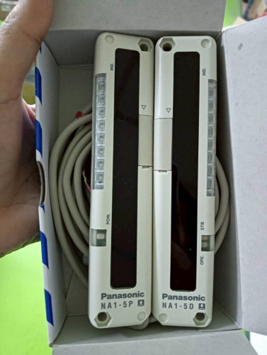 PANASONIC MODEL: NA1-5 UNA15 สวิทซ์ลำแสง สีชมพู ราคา 2,500.00 บาท