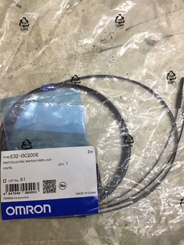 Interruttore Fotoelettrico In Fibra Ottica Omron E32-DC200E &ndash; Nuovo Con Spedizione Gratuita