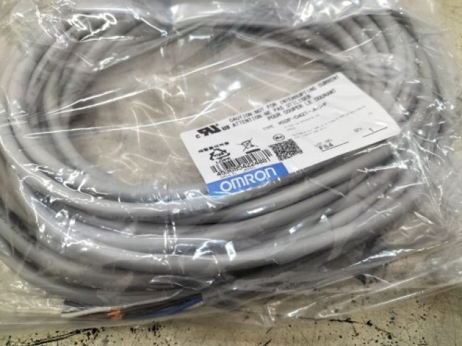 OMRON XS2F-D421-J80-F ราคา 880 บาท